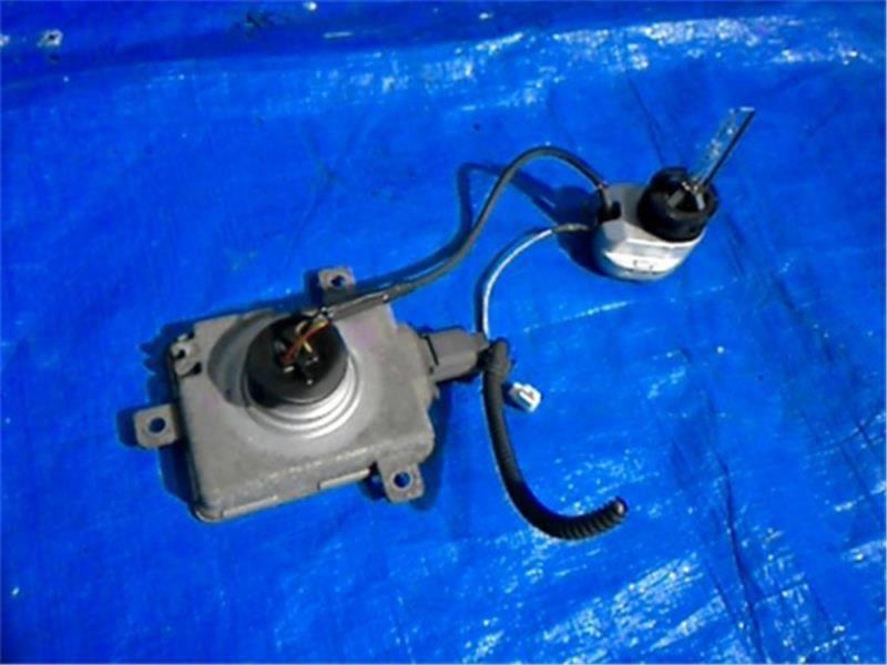  Suzuki оригинальный Escudo { TD54W } правая фара блок управления 35261-65J00 P90200-23000695
