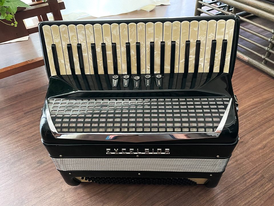 EXCELSIOR303アコーディオン EXCELSIOR アコーディオン 303/S イタリア製