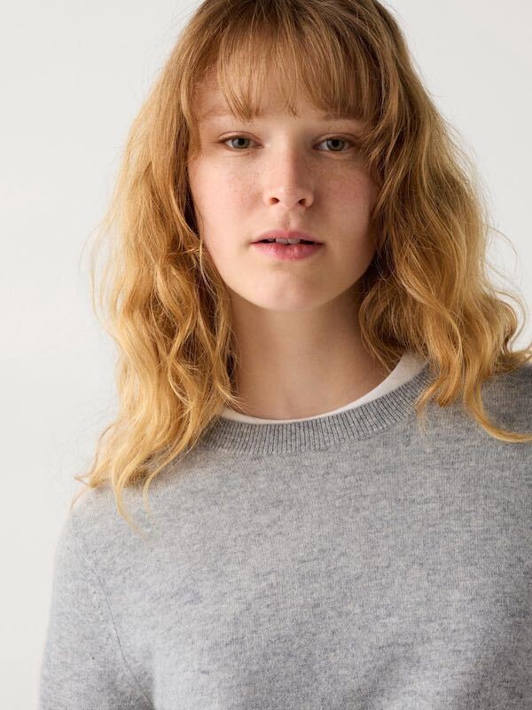 新品】UNIQLO ユニクロ カシミヤクルーネックセーター カシミヤ 新品】UNIQLO ユニクロ カシミヤクルーネックセーター カシミヤ
