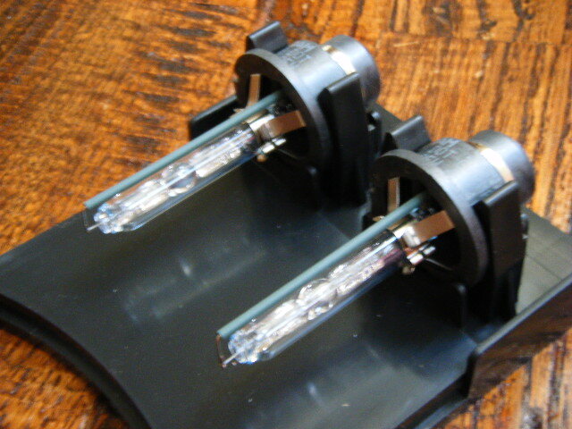  Prius 30 series Toyota original ( latter term )HID valve(bulb) left right set used /TOYOTA PRIUS ZVW30