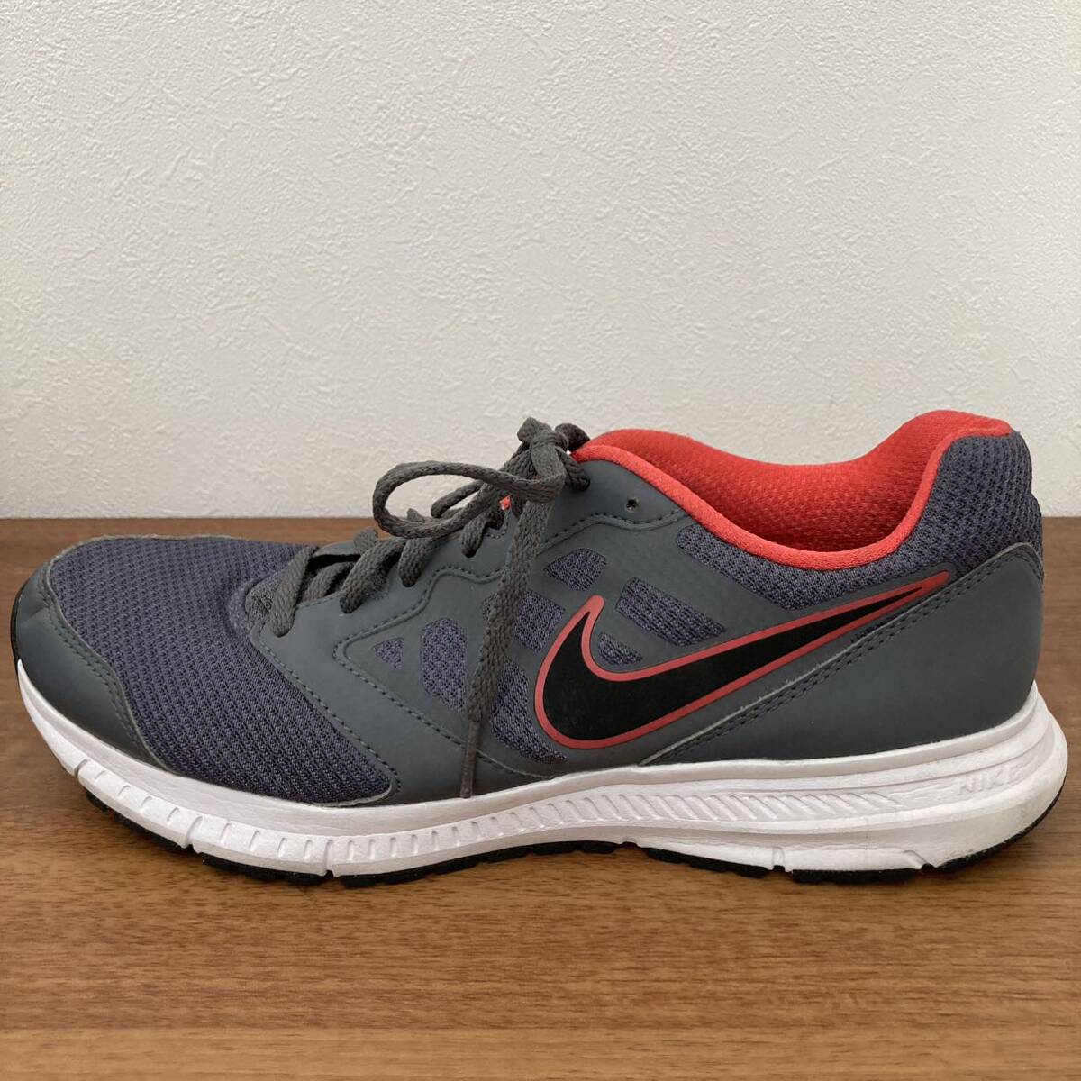 TA NIKE ナイキ ダウンシフター シューズ グレー/レッド 27.5cm TA NIKE ナイキ ダウンシフター シューズ グレー/レッド 27.5cm
