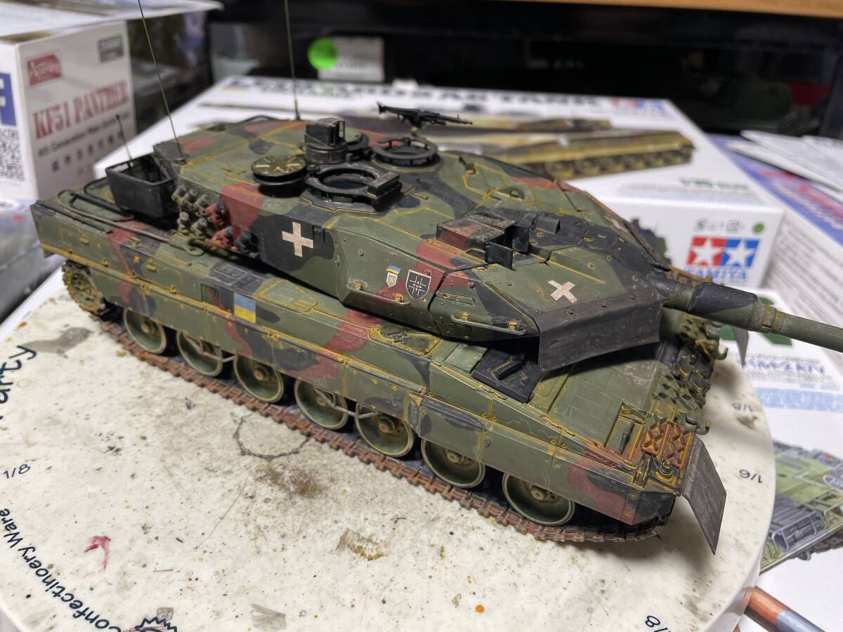 ウクライナ軍レオパルド2A6塗装済完成車ディスプレイモデル