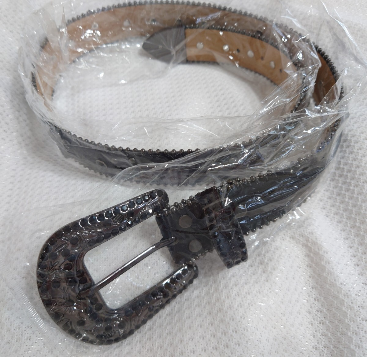 ベルト　スタッズ　ヘビメタ　黒　新品