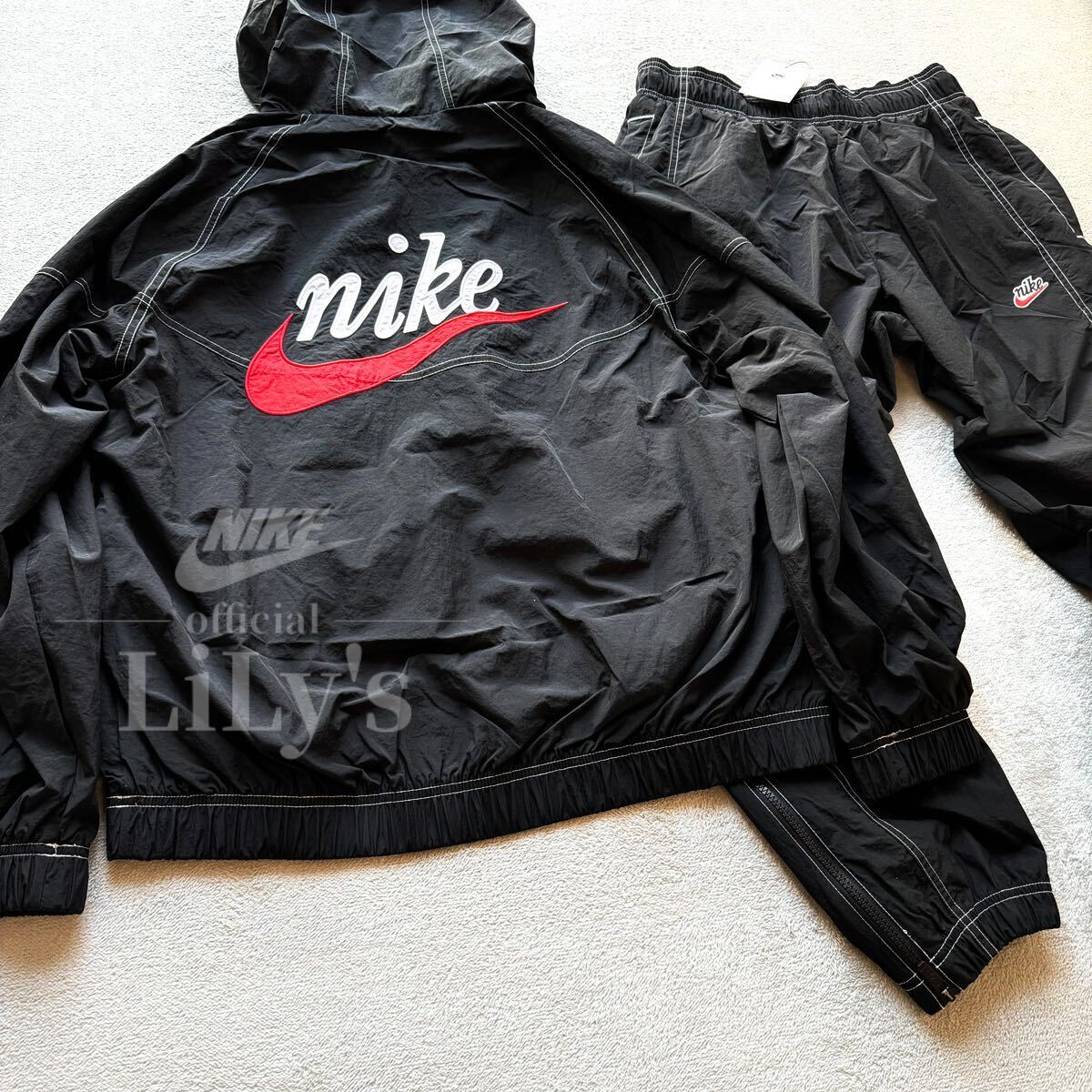 新品未使用 NIKE上下セットアップ Sサイズ 黒赤 ナイキ ス 新品未使用 NIKE上下セットアップ Sサイズ 黒赤 ナイキ ス