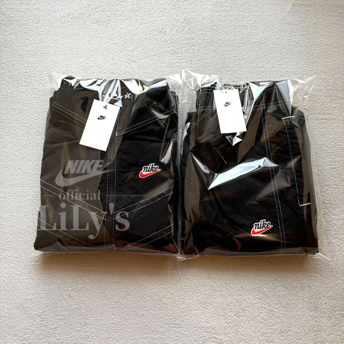 新品未使用 NIKE上下セットアップ Lサイズ 黒赤 ナイキ ス 新品未使用 NIKE上下セットアップ Lサイズ 黒赤 ナイキ ス