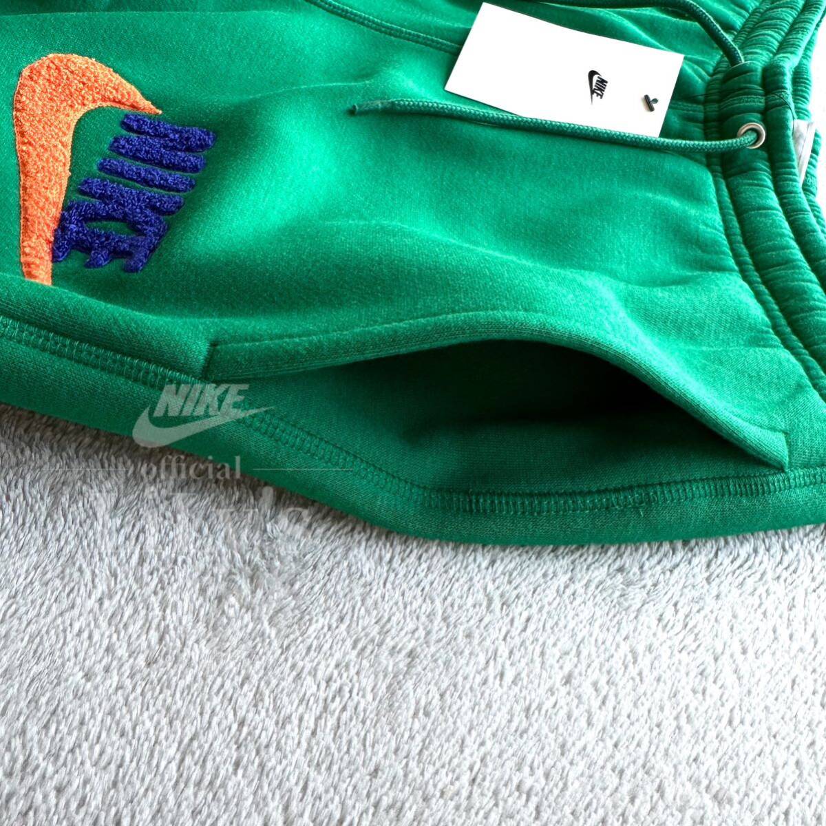 新品未使用 NIKE上下セットアップ XLサイズ 緑 グリーン ナイキ 新品未使用 NIKE上下セットアップ XLサイズ 緑 グリーン ナイキ