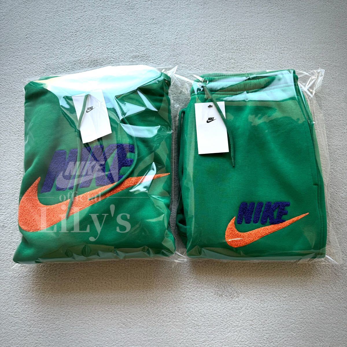 新品未使用 NIKE上下セットアップ XLサイズ 緑 グリーン ナイキ 新品未使用 NIKE上下セットアップ XLサイズ 緑 グリーン ナイキ