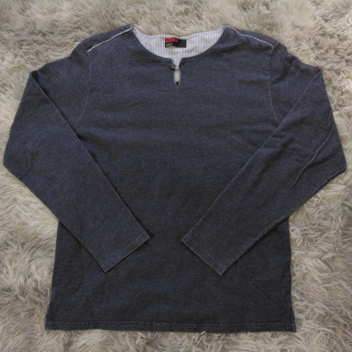 【PLUS ONE】長袖カットソー デニム色 首ボタン付 (L) 大きめサイズ トップス 綿100% コットン