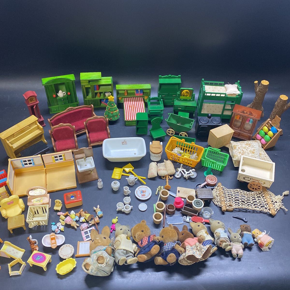 現状品 シルバニアファミリー 家具 人形 小物 セット 昭和レトロ 当時物 玩具 中古 希少 汚れ 破損あり
