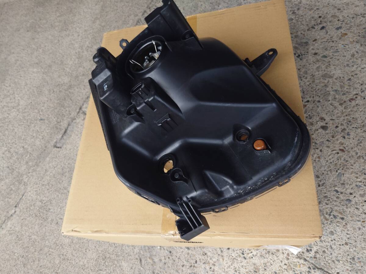 美品 スズキ 純正 DA17V エブリィ 左 左側 助手席側 ヘッド 美品 スズキ 純正 DA17V エブリィ 左 左側 助手席側 ヘッド