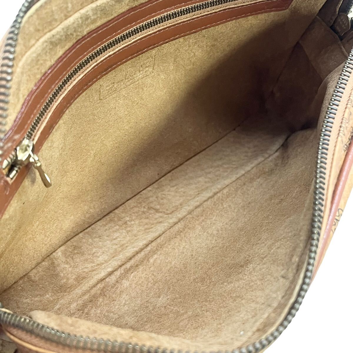 良品】MCM エムシーエム 総柄 セカンドバッグ クラッチバッグ 良品】MCM エムシーエム 総柄 セカンドバッグ クラッチバッグ