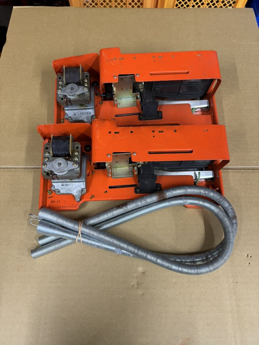 Yahoo!オークション - シルバー電研 玉上げ機 2個 ジャンク Yahoo!オークション - シルバー電研 玉上げ機 2個 ジャンク