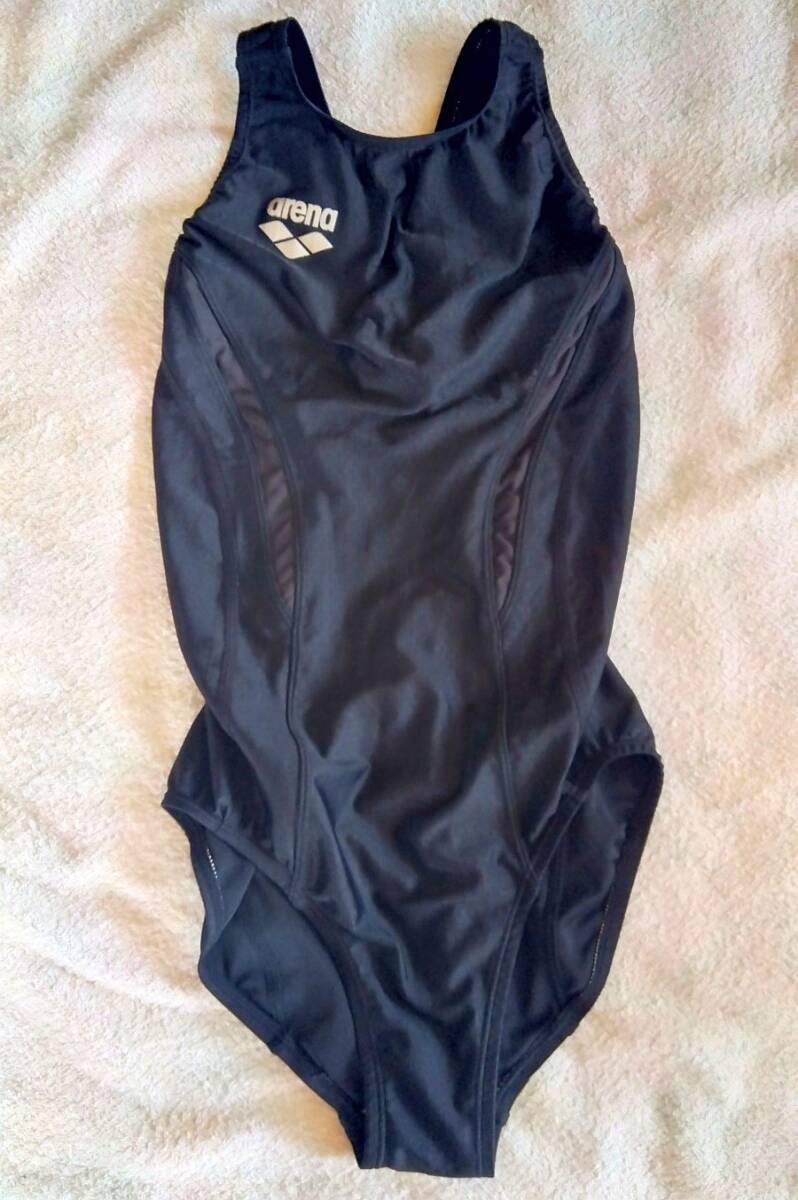 レディース競泳水着 SSサイズ 黒地 膝上丈 新品 アリーナ