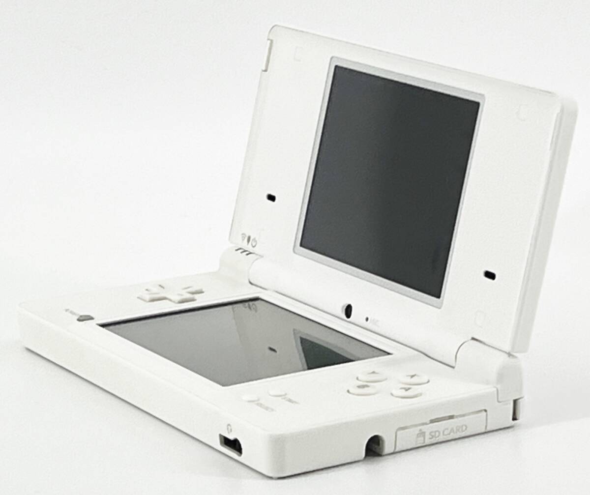 ニンテンドーDSi レシラム・ゼクロムエディション(ホワイト ニンテンドーDSi レシラム・ゼクロムエディション(ホワイト