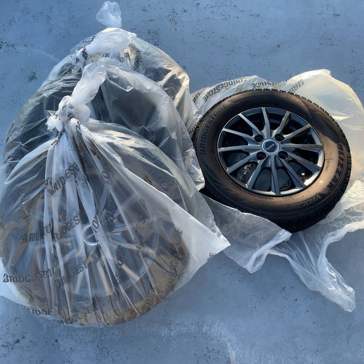 美品！1シーズン使用スズキ エブリィワゴン DA17W外し スタッドレスタイヤホイールセット 155/70R13インチ BRIDGESTONE BRIZZAK VRX2