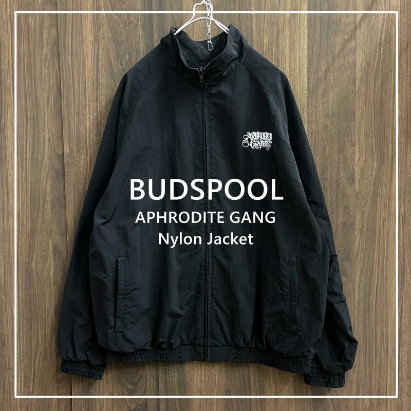 ＢＵＤＳＰＯＯＬ バッズプール ナイロンジャケット ブルゾン 舐達麻 ＡＰＨＲＯＤＩＴＥ ＧＡＮＧ ロゴ 刺繍 Ｌ 洋品紳士服/233
