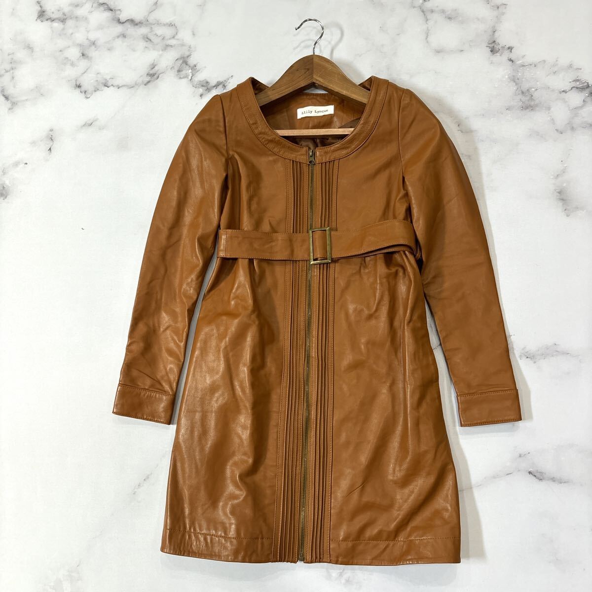 DD ＊ 美品 '極上LEATHER使用' Lilly Lynque リリーリン 本革 羊革 ラムレザー ノーカラー / ジップアップ コート 38 レディース アウター