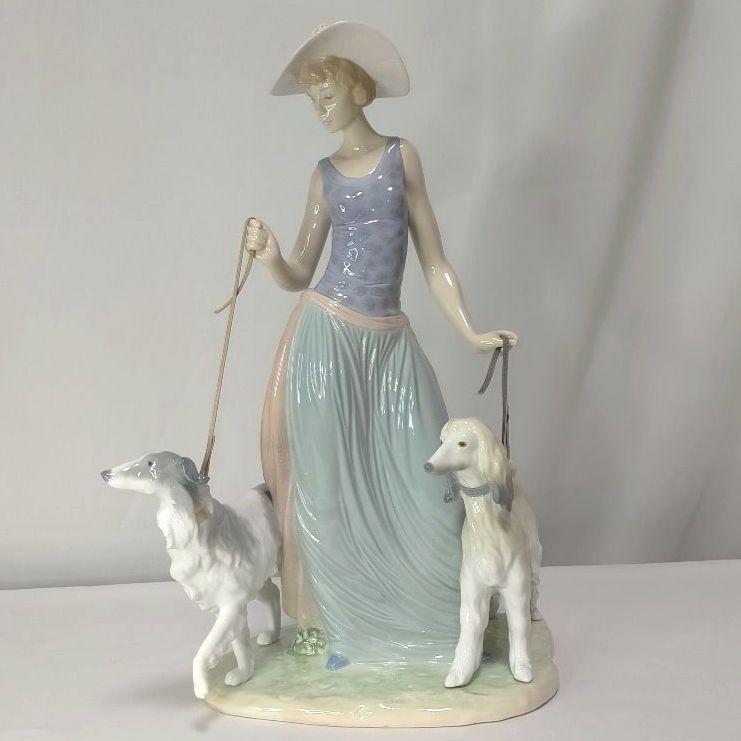 LLADRO 優雅な散歩のひととき 5802 ポーセリン フィギュリン LLADRO 優雅な散歩のひととき 5802 ポーセリン フィギュリン