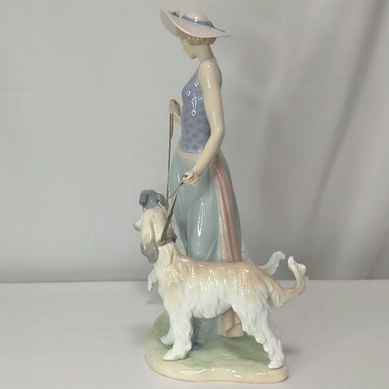 LLADRO 優雅な散歩のひととき 5802 ポーセリン フィギュリン LLADRO 優雅な散歩のひととき 5802 ポーセリン フィギュリン