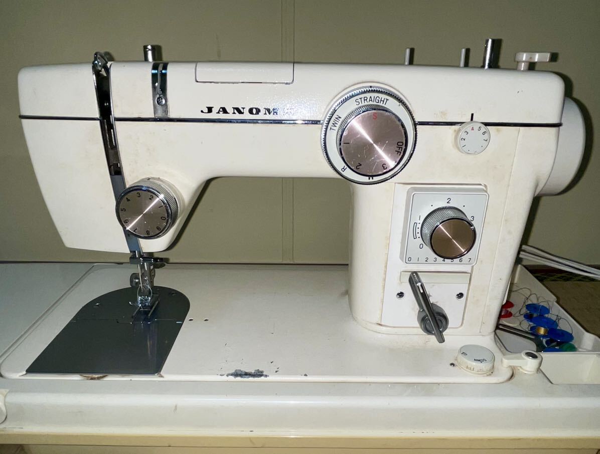 RE921d ジャンク JANOME 蛇の目 ジャノメ ミシン MODEL 802 ハードケース フットスイッチ付 昭和レトロ 手工芸 ハンドクラフト 裁縫