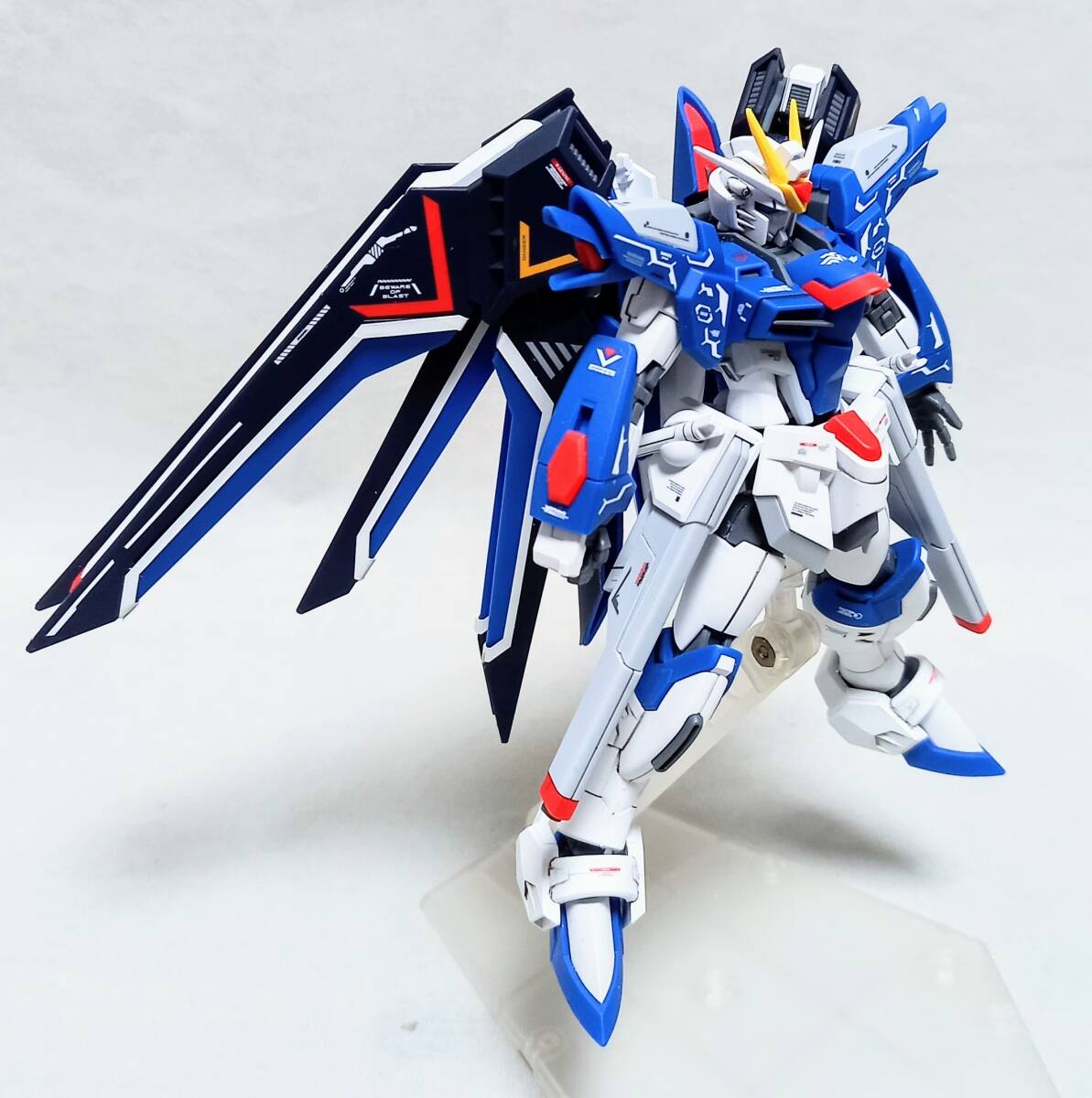 完成品 HG 1/144 ライジングフリーダムガンダム【組立て済み 完成品 HG 1/144 ライジングフリーダムガンダム【組立て済み
