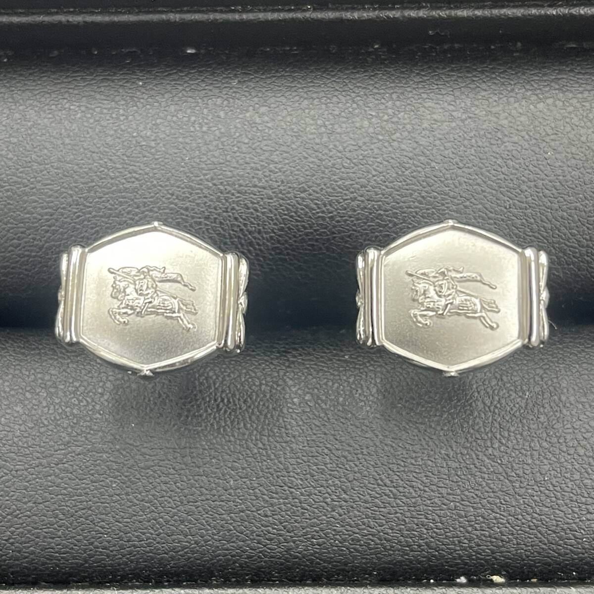 4764 BURBERRY Burberry バーバリー カフス カフスボタン 4764 BURBERRY Burberry バーバリー カフス カフスボタン