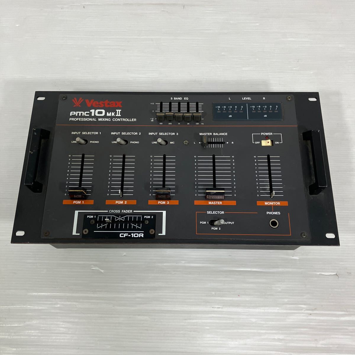 Vestax PMC-17A DJ ミキサー オーテクプラグ付 通電確認有 Vestax PMC-17A DJ ミキサー オーテクプラグ付 通電確認有