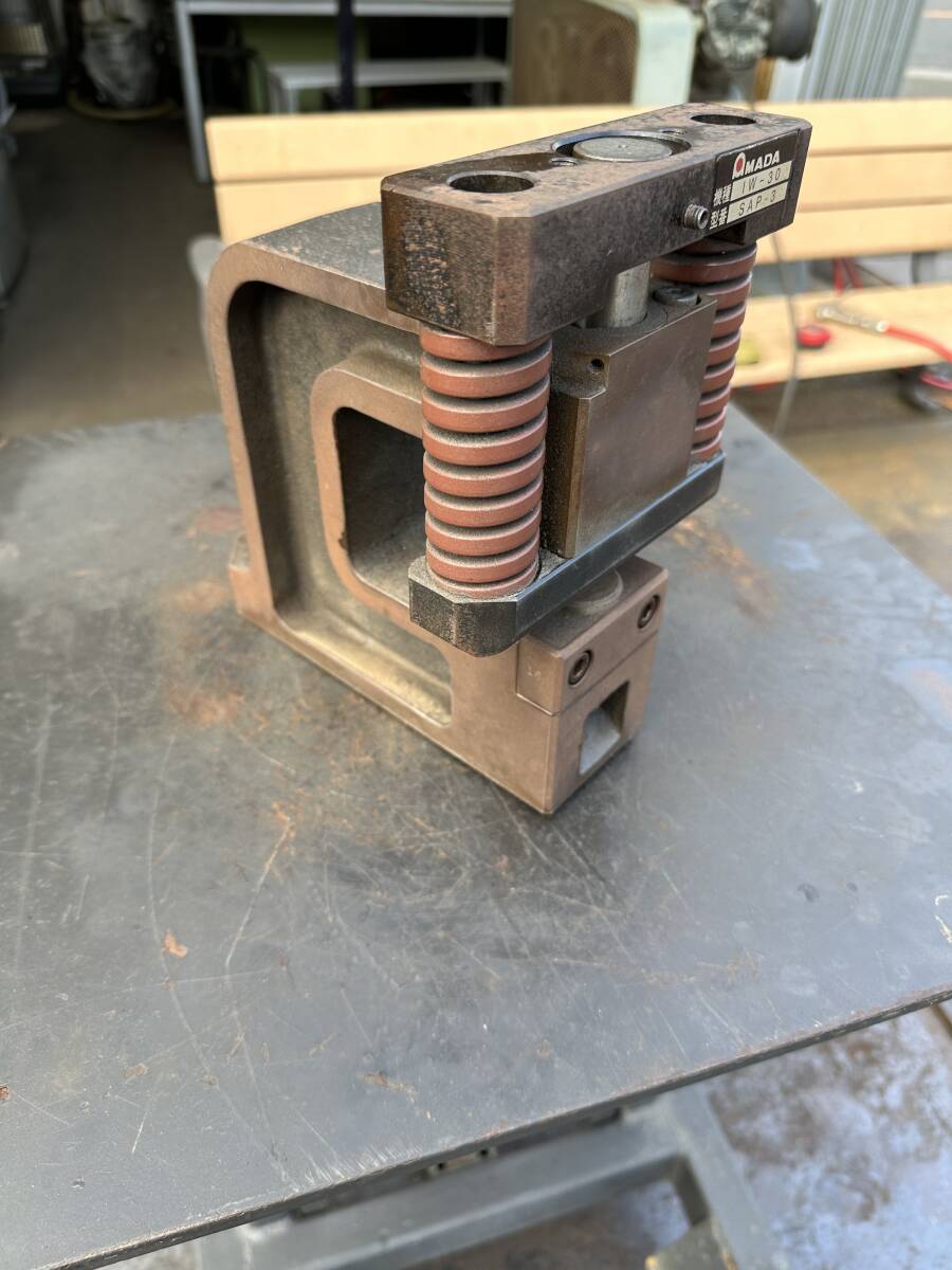 AMADA アマダ アイアンワーカー切断機 IW-30 SAP-3