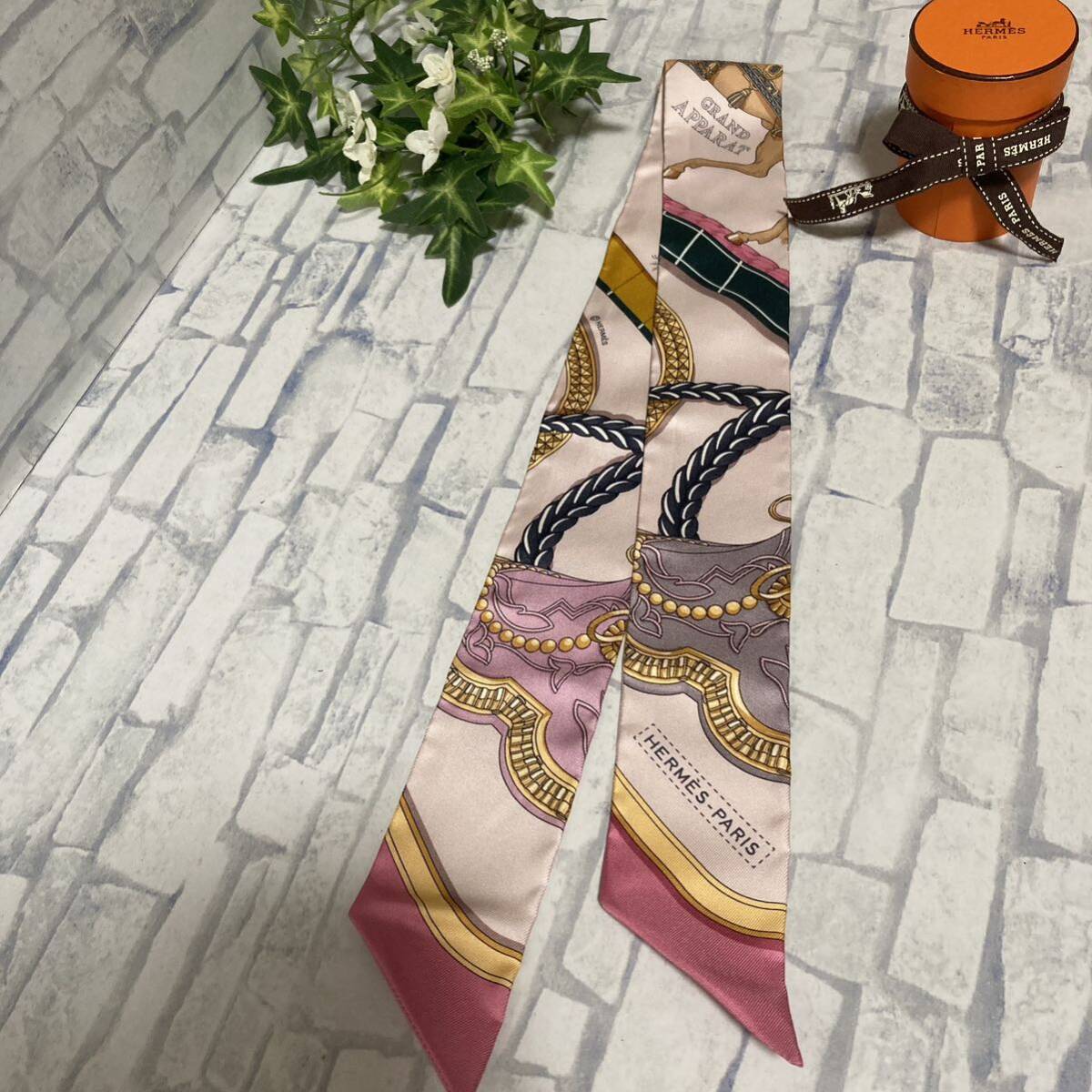 Yahoo!オークション - 新品タグ付き 最新作 HERMES ツイリー Yahoo!オークション - 新品タグ付き 最新作 HERMES ツイリー