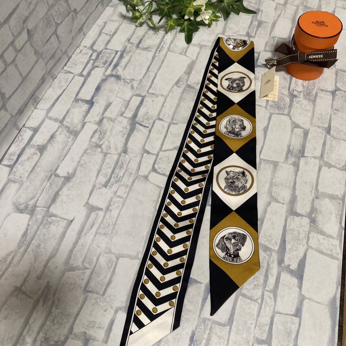新品未使用 HERMES ツイリー 首輪と犬 コリエドシアン ブラック 新品未使用 HERMES ツイリー 首輪と犬 コリエドシアン ブラック