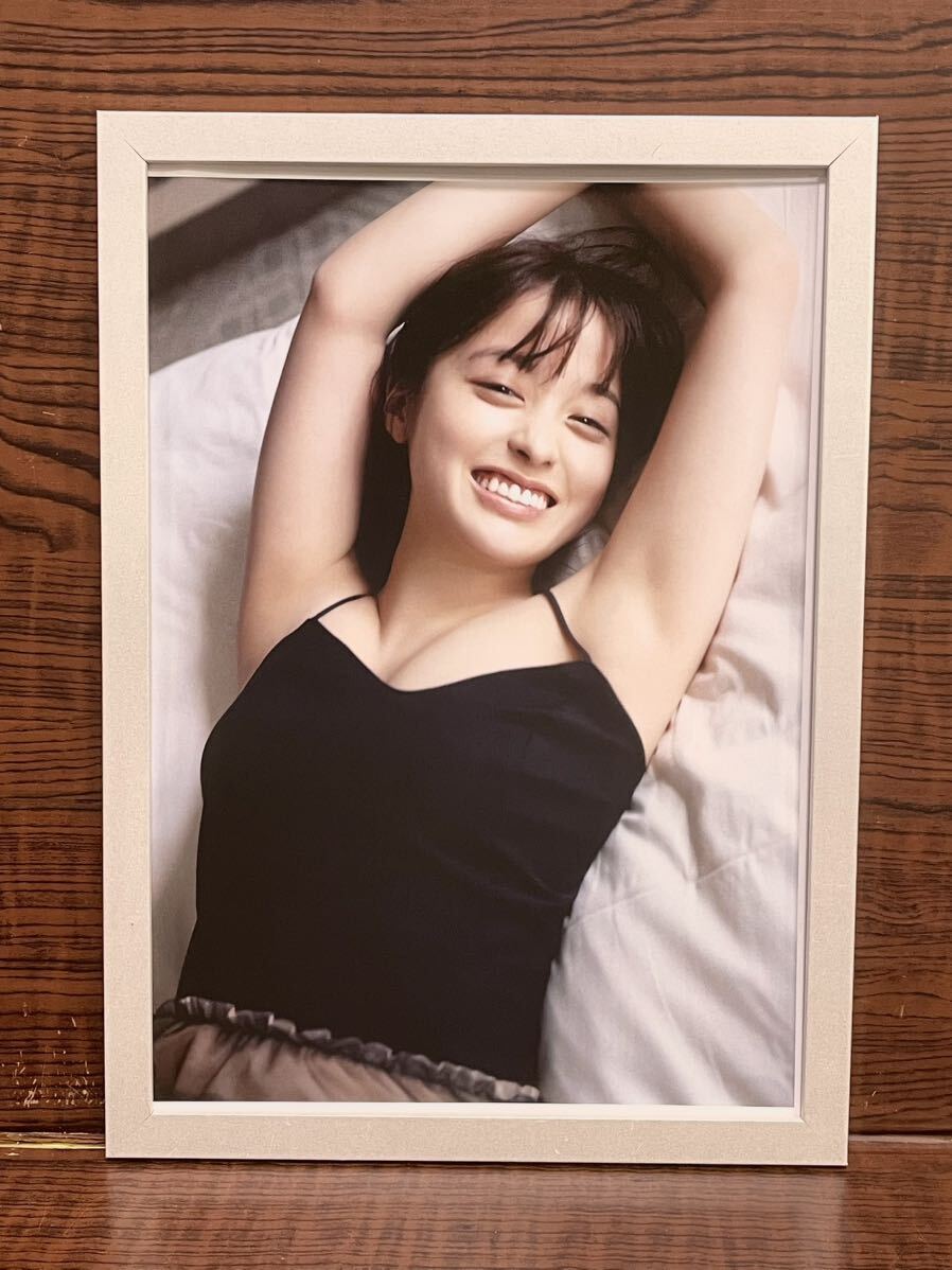 額装品 橋本環奈②③禁断のワキ全開 1000年に1人の美少女 Rev