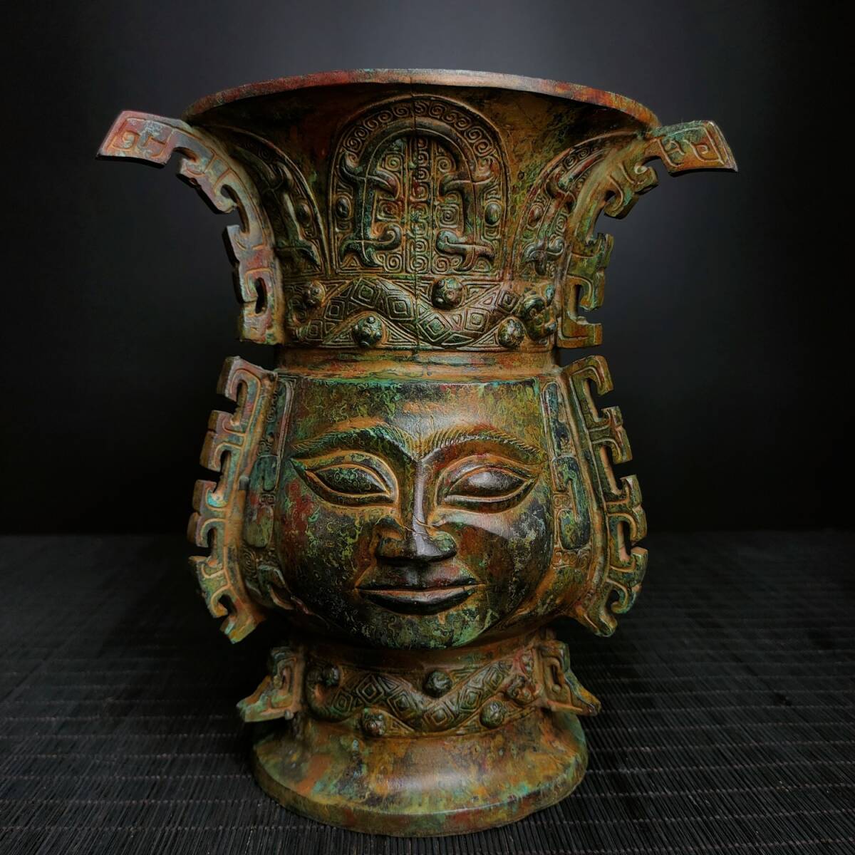タカ置物 黄銅製 幸運 五福如意 大鵬が羽ばた インテリア 工芸品 タカ置物 黄銅製 幸運 五福如意 大鵬が羽ばた インテリア 工芸品