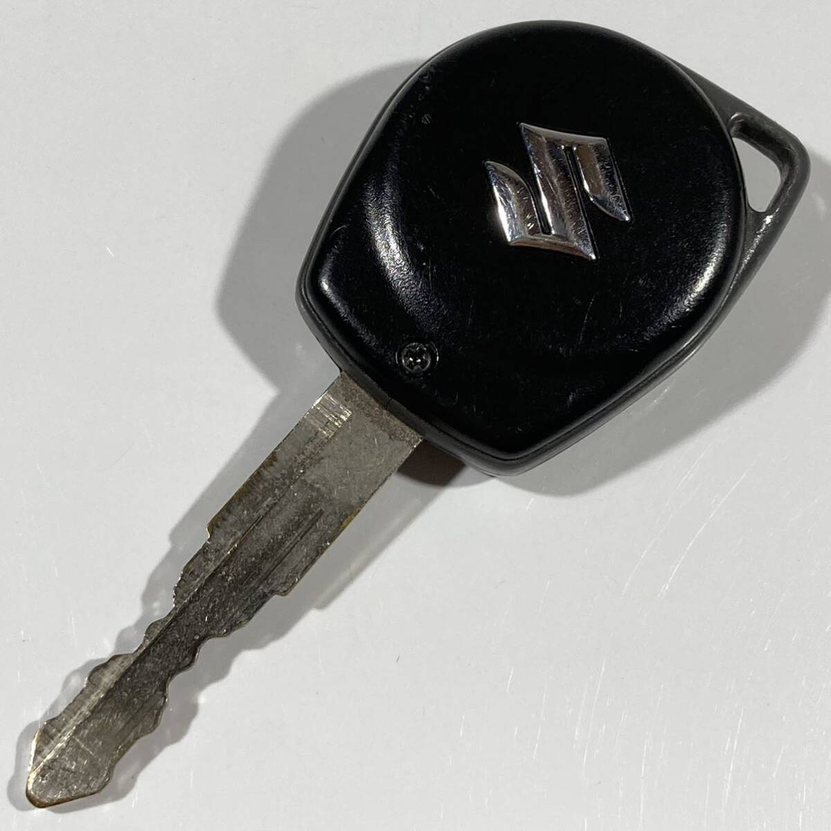 送料込 SUZUKI スズキ純正 エスクード スイフトスポーツ エリオ エブリィワゴン C30451A5800002 2ボタン スマートキー キーレス MTI437F