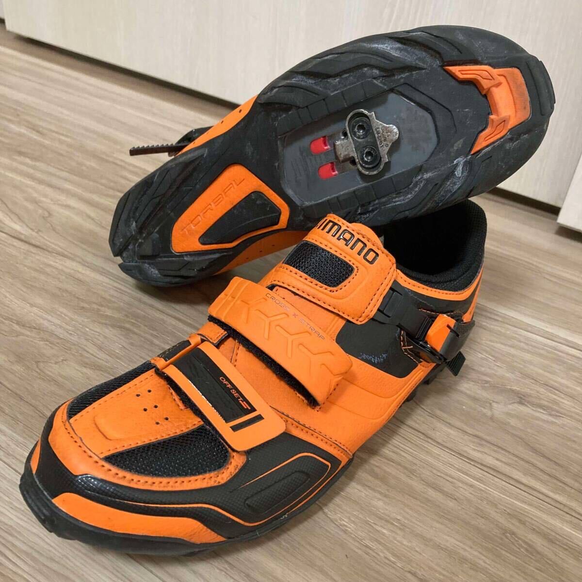送料無料★シマノ 43 (27.2cm) SPDクリート付き 歩きやすい ビンディングシューズ TORBAL 頑丈仕様 MTB他 SHIMANO M089 良質品1 オレンジ系