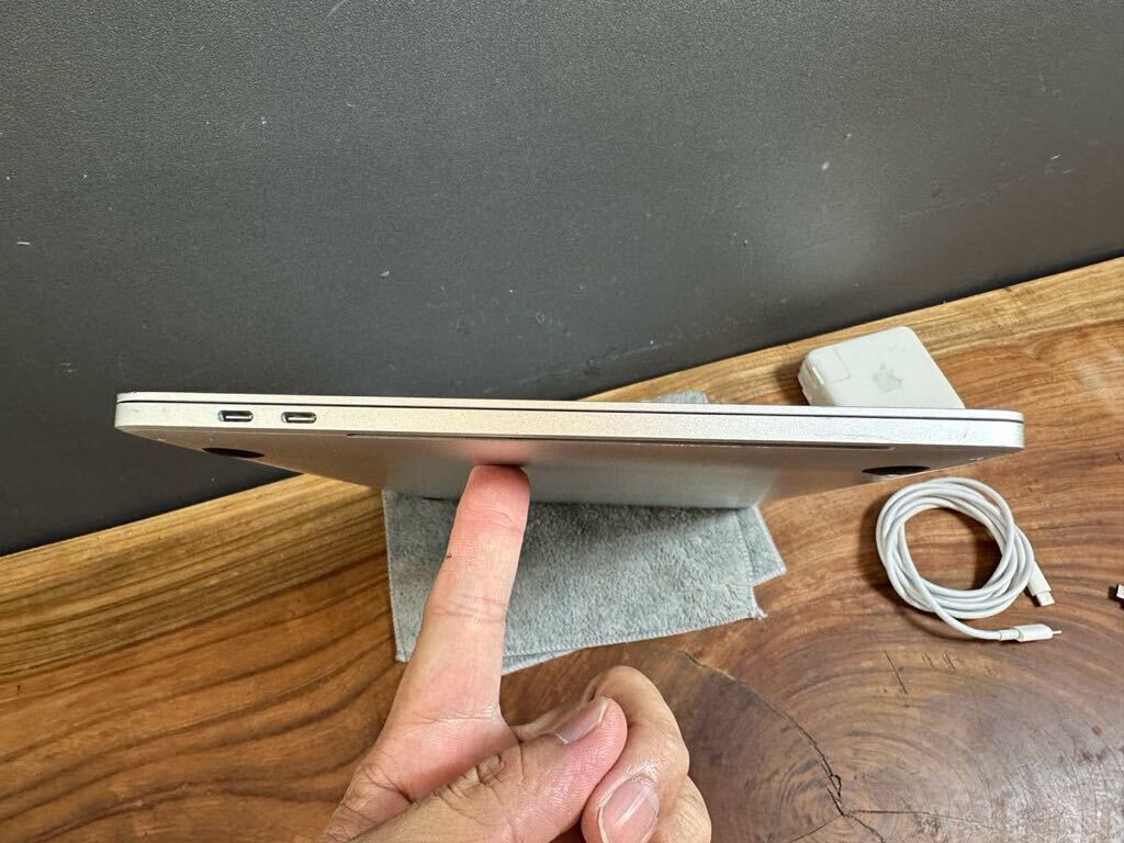 最上位美品充電1回」Apple MacBook PRO Retina 13inch 2018 最上位美品充電1回」Apple MacBook PRO Retina 13inch 2018