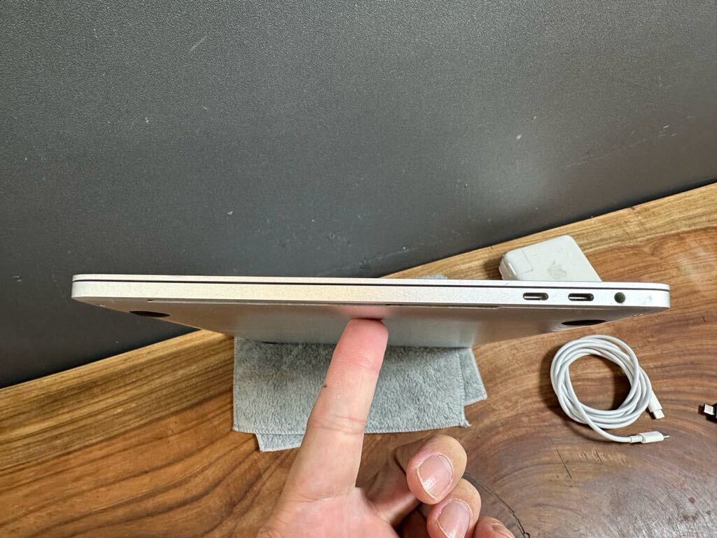 最上位美品充電1回」Apple MacBook PRO Retina 13inch 2018 最上位美品充電1回」Apple MacBook PRO Retina 13inch 2018