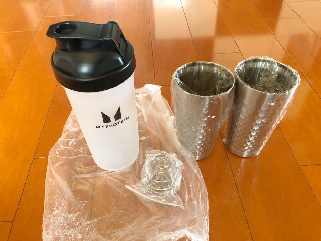 新品未使用自宅保管品！MY PROTEINプロテインミキサー付トンブラーボトル&ステンレス製？ビールゴールドグラス×2点(YS)
