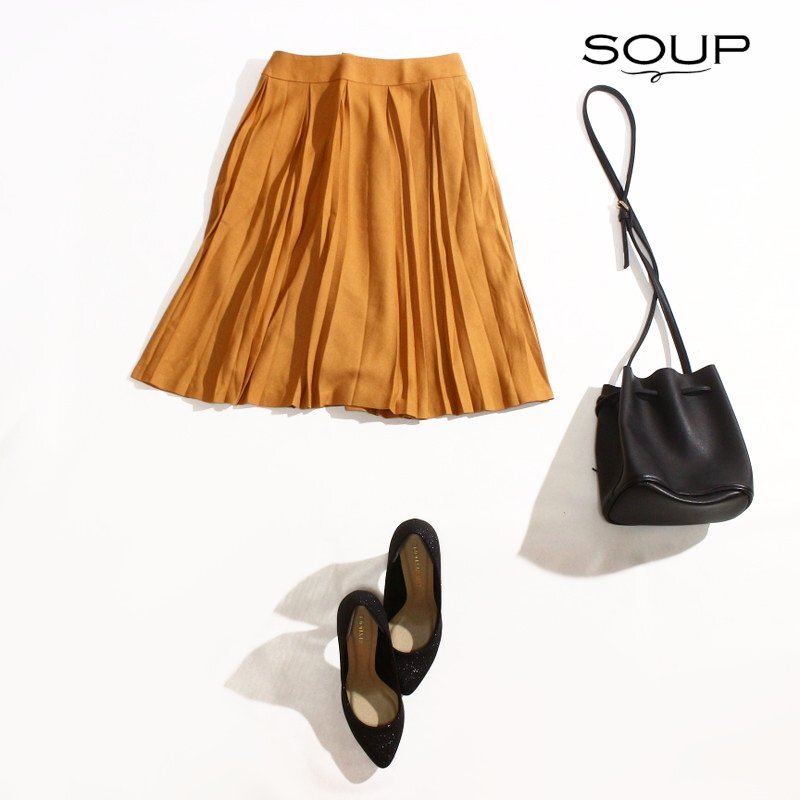 美品 スープ SOUP 株) ワールド 合物 ポリエステル 膝下丈 プリーツスカート 9号 イエロー 黄色 プリーツフレアスカート スカート 渋い_画像1