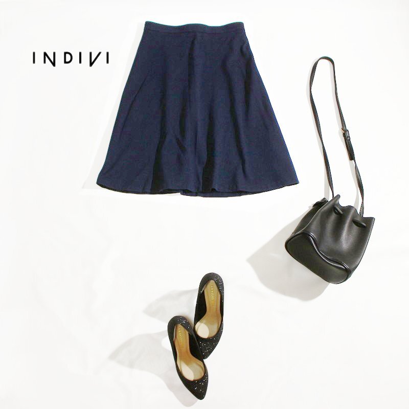 美品 インディヴィ INDIVI 株) ワールド ポリエステル ストレッチ ジャージ― 膝下丈 シンプル フレアスカート M 38 ネイビー 紺