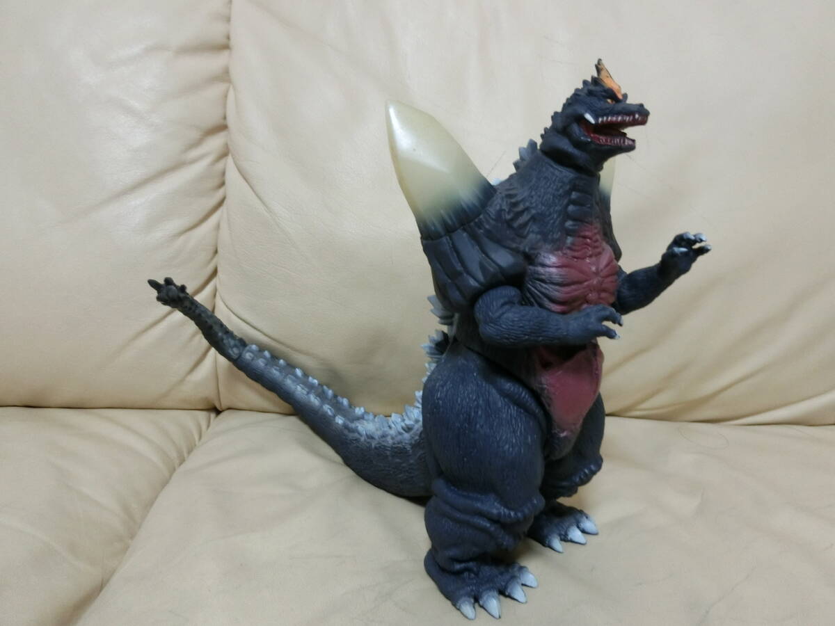 当時品　BANDAI　スペースゴジラの大きなフィギュア　不可動ジャンク扱い品。