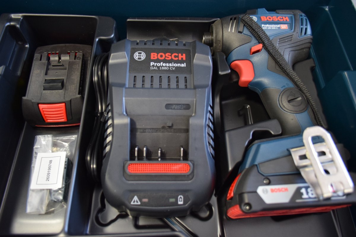 【BOSCH】インパクトドライバ//GDR18V-200C3（3.0Ahバッテリー2個付）//18バッテリー//3.0Ah2個/充電器/ケース付 BOSCH //未使用品(展示品)