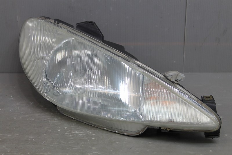 プジョー 206 Peugeot (T1NFU) 純正 Valeo 破損無 動作保証 右 ヘッドライト ハロゲン レベライザー付 67735805 p047686