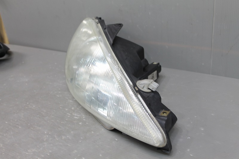プジョー 206 Peugeot (T1NFU) 純正 Valeo 破損無 動作保証 右 ヘッドライト ハロゲン レベライザー付 67735805 p047686