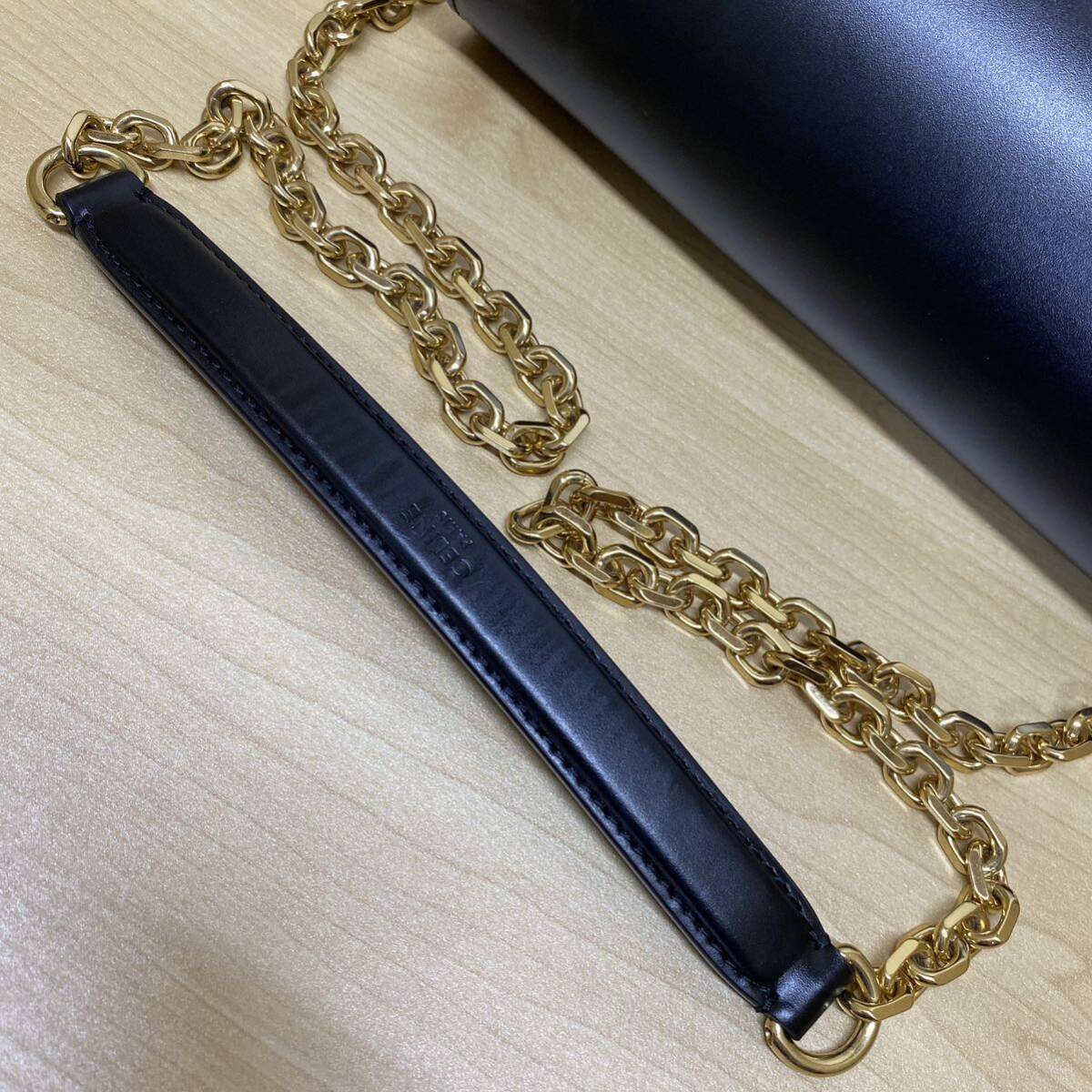 美品】CELINE セリーヌ チェーン ショルダーバッグ トリオンフ 美品】CELINE セリーヌ チェーン ショルダーバッグ トリオンフ