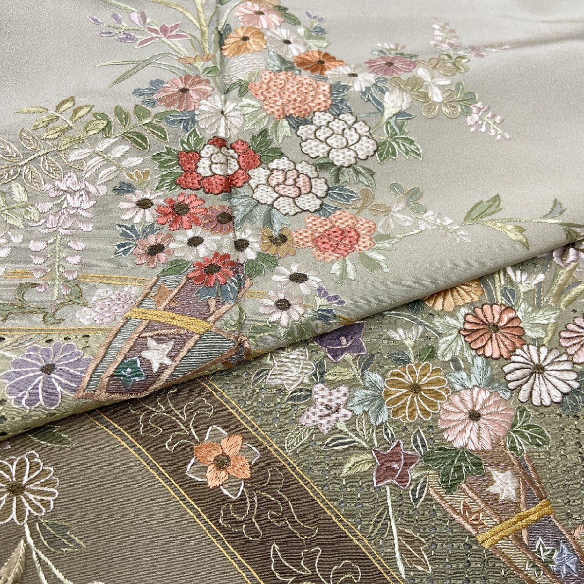 Yahoo!オークション - 着物月花 総刺繍 蘇州刺繍 相良刺繍 Yahoo!オークション - 着物月花 総刺繍 蘇州刺繍 相良刺繍