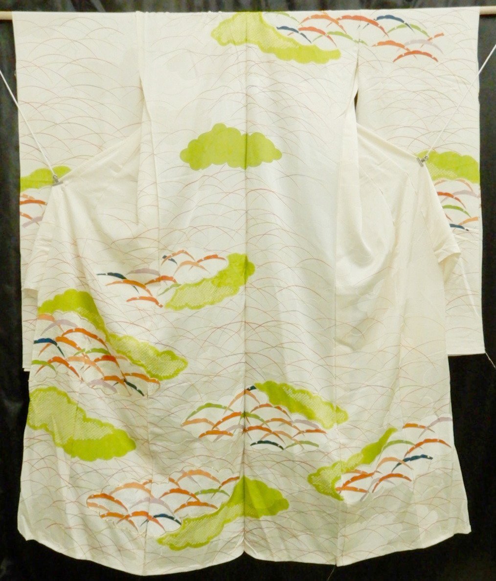 福衣★ 未仕立て 着物 振袖 正絹 本絞り 型染め 金駒刺繍 金箔 雲取に雪輪 芝草 仮縫い 150ｃｍ以上 FP-1