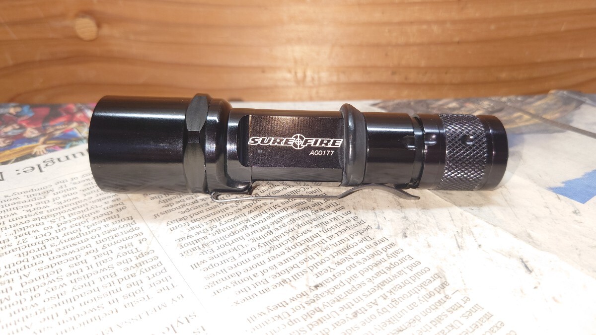 極初期ロゴ】SUREFIRE C2-BK CENTURION 2セル6V 65ルーメン 極初期ロゴ】SUREFIRE C2-BK CENTURION 2セル6V 65ルーメン
