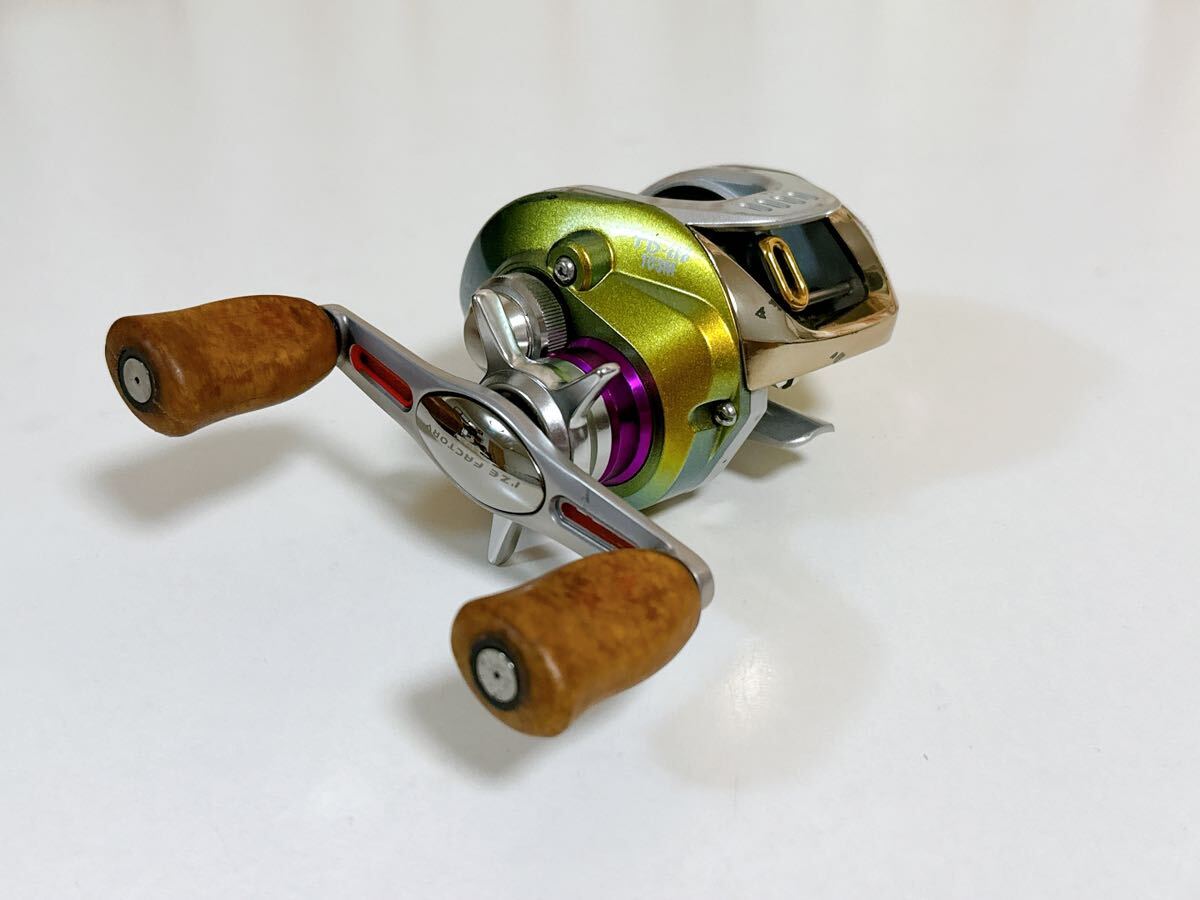 ダイワ DAIWA×メガバス TD-ito103HL 右ハンドル 右巻 鬼手仏心 ダイワ DAIWA×メガバス TD-ito103HL 右ハンドル 右巻 鬼手仏心