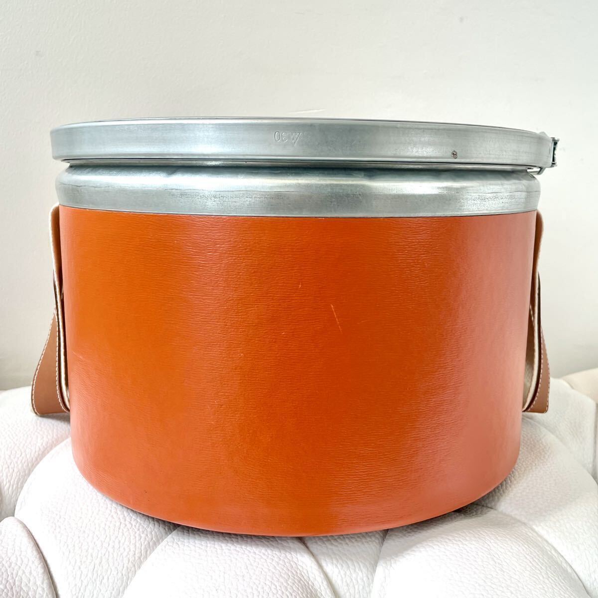 ◇USED◇HERMES エルメス サドルボックス S 馬具缶 収納 インテリア 雑貨 道具入れ シューズ サイドテーブル オレンジ シルバー金具 コルク_画像2