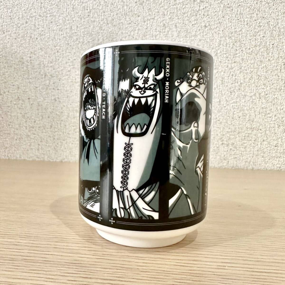 * долгосрочное хранение *ONEPIECE One-piece самый жребий кружка стакан . внизу 7 . море Hankook mi Hawk do фламинго ..moli ставрида японская mbee чёрный . без коробки 